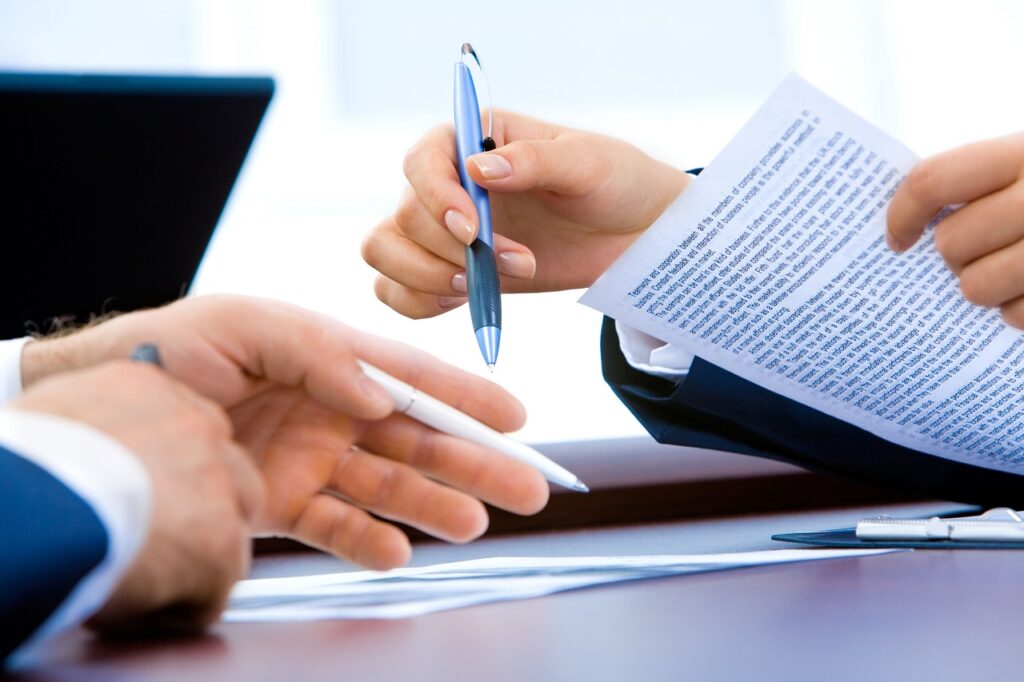 Discussion et échange de documents en milieu professionnel