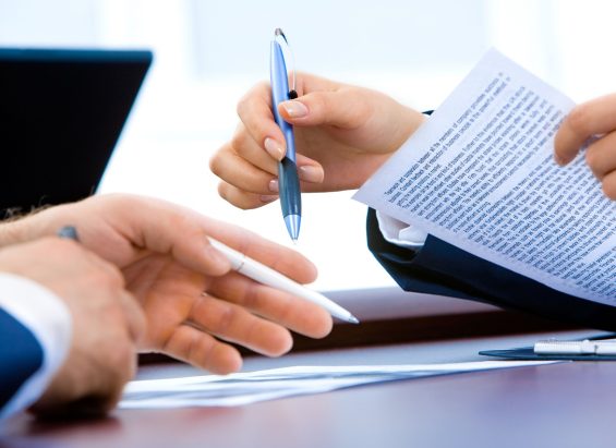 Discussion et échange de documents en milieu professionnel